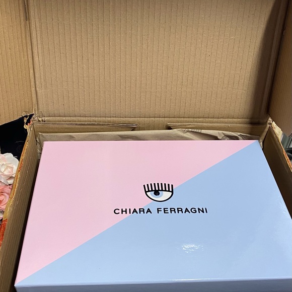 Chiara Ferragni Lace Up Sneakers - Picture 2 of 16